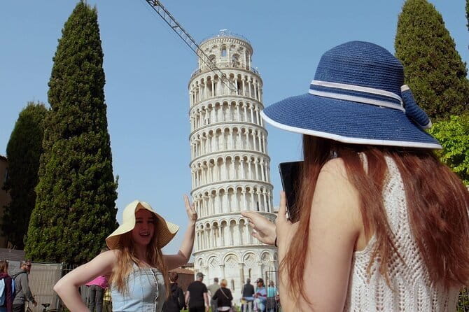 Private Tour: Lucca and Pisa with Typical Pastry Tasting - A full Tuscan day without changing trains