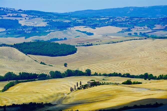 Private Tour: Orcia Valley to Montalcino and Montepulciano with Brunello Wine Tasting - The private guide makes the difference