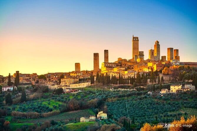 Private tour Siena, San Gimignano and Monteriggioni, lunch in the cellar - A Tuscan day built around four very different stops