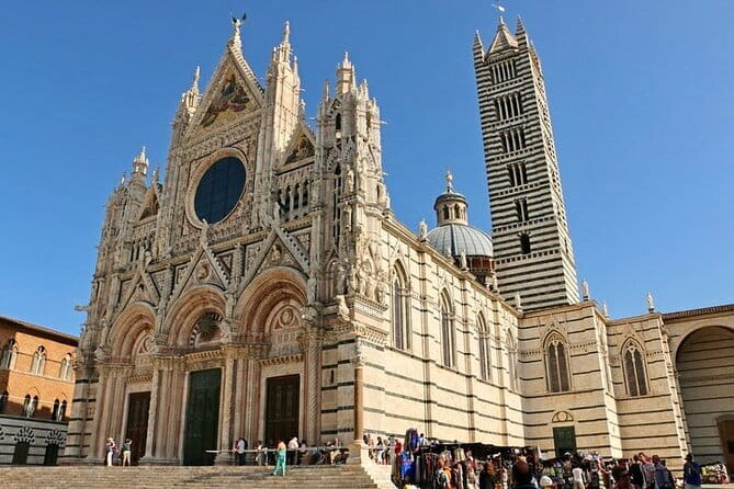 Private tour Siena, San Gimignano and Monteriggioni, lunch in the cellar - Siena: Gothic drama and Piazza del Campo