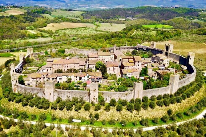 Private tour Siena, San Gimignano and Monteriggioni, lunch in the cellar - Lunch in a cellar at Fattoria Sant’Appiano