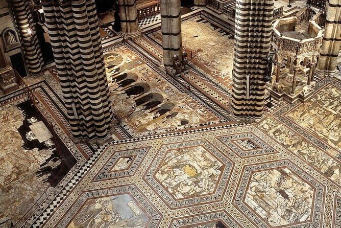 Private tour Siena, San Gimignano and Monteriggioni, lunch in the cellar - Monteriggioni: a castle village in half an hour