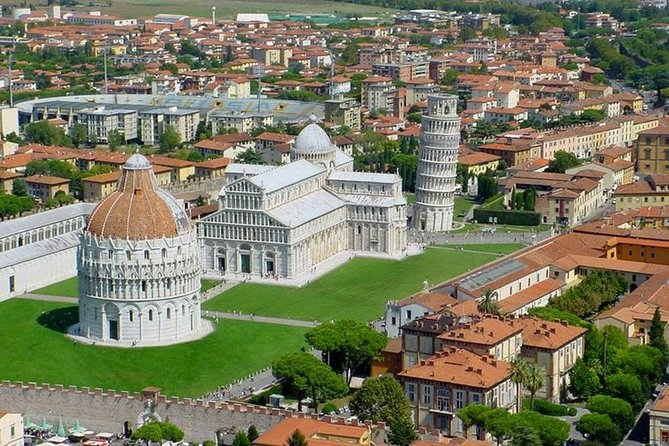 Private tour to Florence and Pisa from Livorno port - What the driver-guide role really means