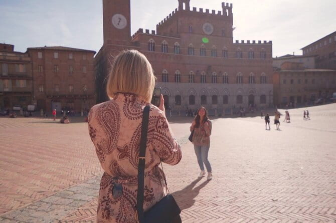 Private Tour to Tuscan Jewels in one day:Siena, Monteriggioni, S.Gimignano, Pisa - The drive from Florence through Chianti