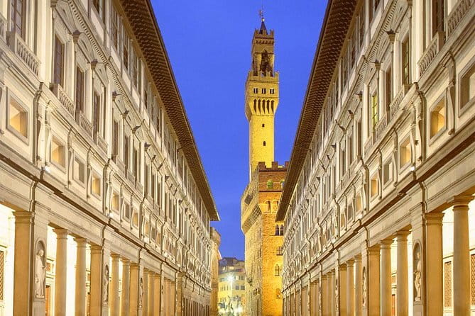 Private Tour: Walking Tour plus The Uffizi guided Tour - Entering the Uffizi with a private guide