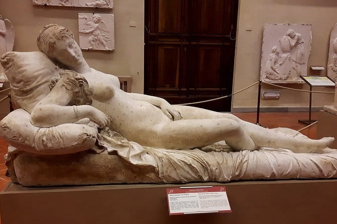 Private Uffizi and Accademia Time Entry Hidden Art Walking Tour - Small groups, private bookings, and headsets