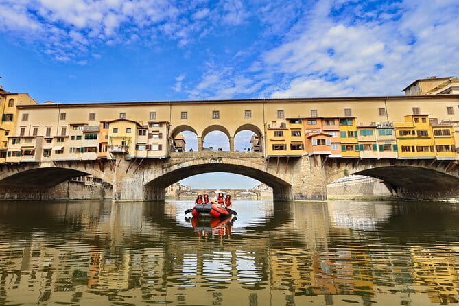 Rafting on the Arno River in Florence under the Arches of Pontevecchio - Key points at a glance