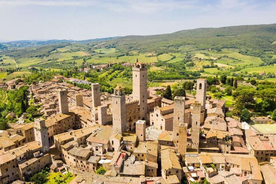 San Gimignano, Volterra, St Galgano Abbey small group tour - What the guide adds to the day