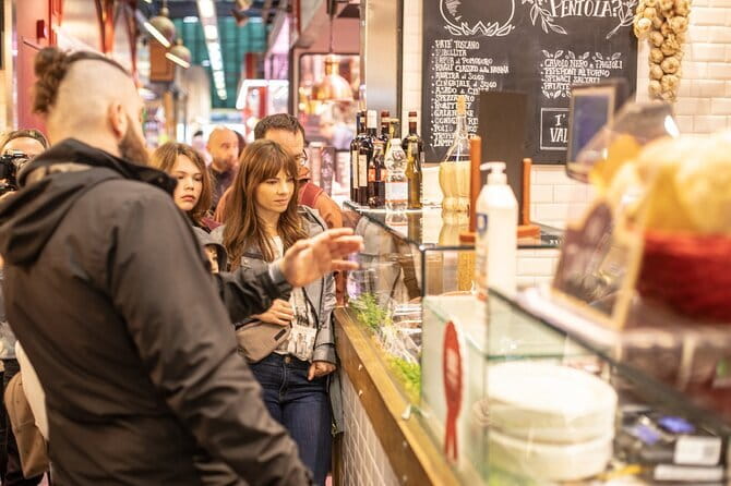 Sant'Ambrogio Market Food Tour with Tastings led by a local Chef - Pairing tomato bruschetta with two Chianti wines
