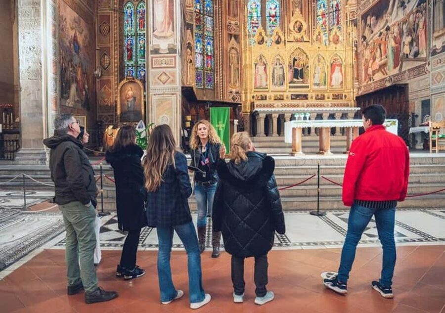 Santa Croce Church Guided Tour in Florence - Inside the basilica: Giotto, Gaddi, and the Franciscan story
