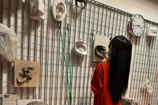 Sculpture in Florence : Traditional Clay modelling class - Why this Florence sculpture lesson is different
