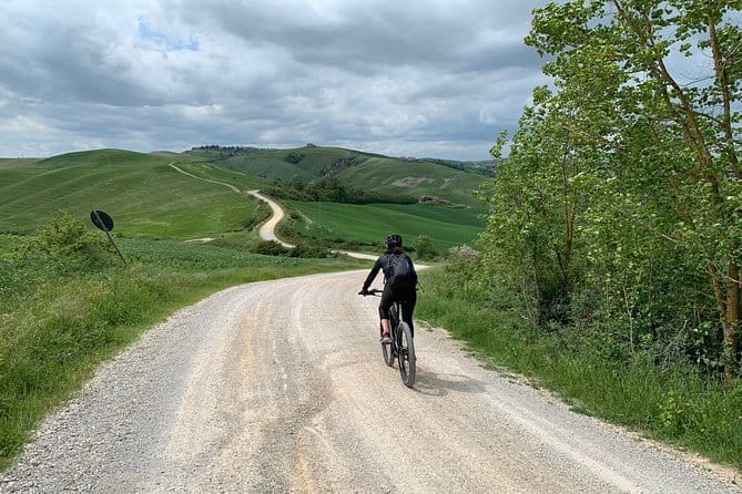 Semi Private Deep Wine Chianti and San Gimignano from Florence - Why the driver-guide shapes the day