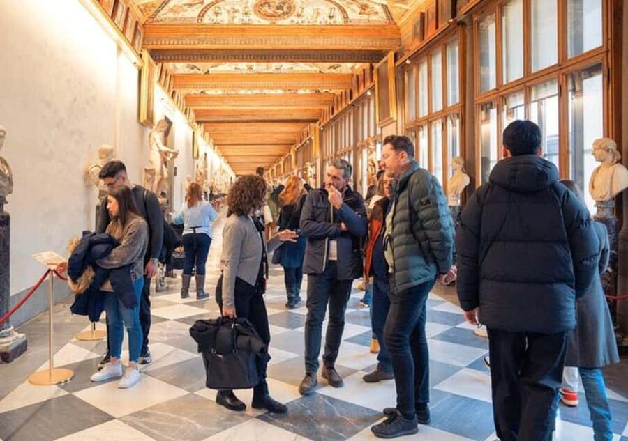 Semi Private Uffizi Gallery Guided Tour in Florence - Starting at Leonardo’s statue in Piazzale degli Uffizi