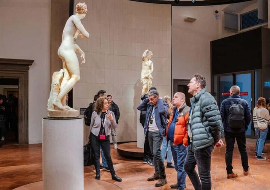 Semi Private Uffizi Gallery Guided Tour in Florence - Michelangelo’s only panel painting