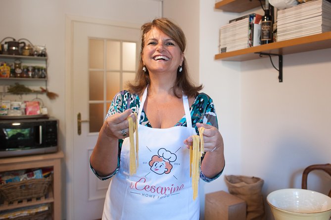 Share Your Pasta Love in a Local’s Home in Florence - Group size, meeting point, and timing