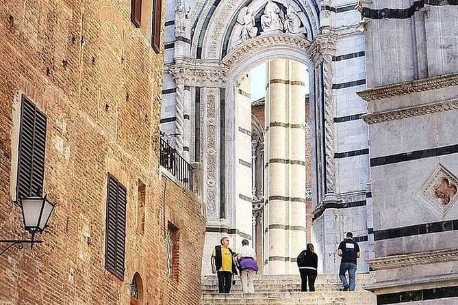Siena and Chianti Wineries Excursion by Private Luxury Van from Florence - Siena’s Piazza del Campo and cathedral