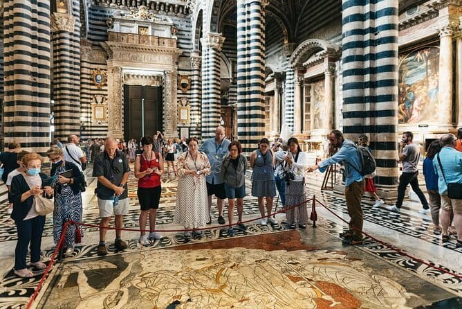 Siena and San Gimignano: Small-Group Tour with Lunch from Florence - Meeting the group beside Florence’s train station