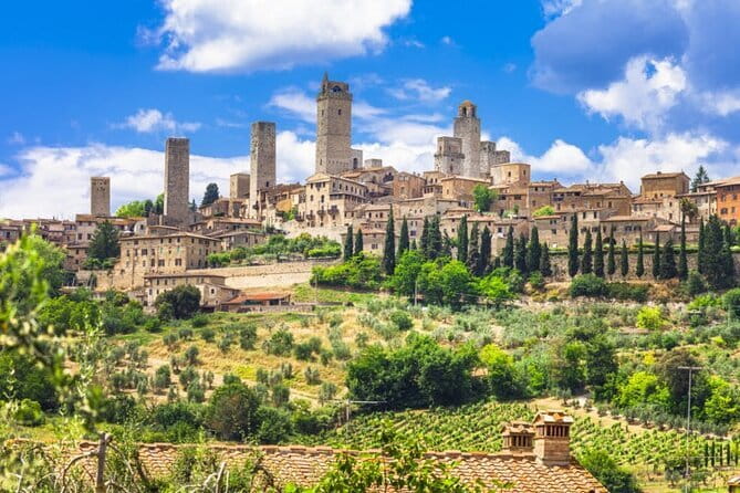 Siena & San Gimignano: Exclusive Tuscany Day Trip from Florence - A Tuscan winery lunch near San Gimignano