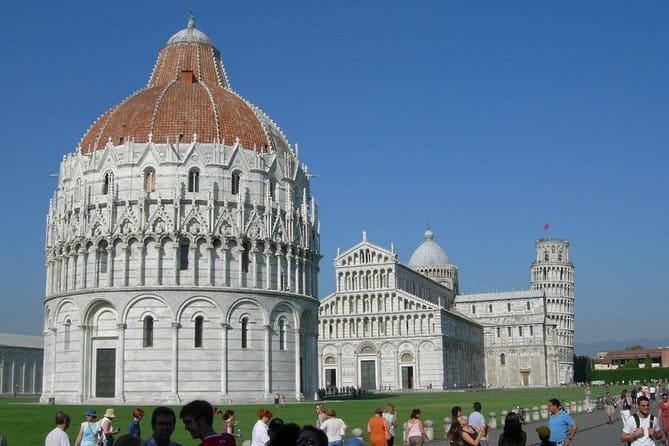 Siena San Gimignano Pisa Escorted Transport and Optional Lunch - The coach ride and the walking reality