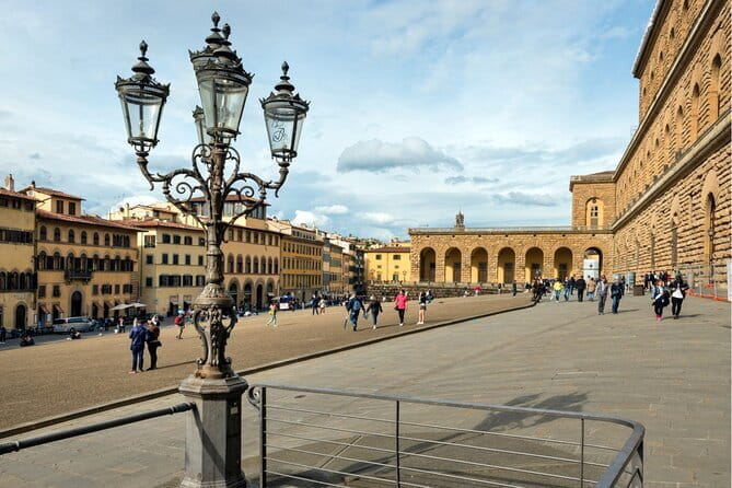 Skip the Line: Accademia Gallery Priority Entry Ticket with eBook - Using the PDF guide in six languages