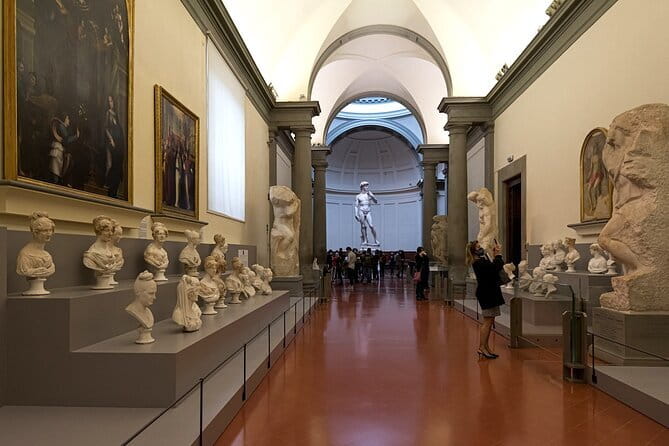 Skip-the-Line Accademia Guided Visit: David Secrets and Beyond - Guide Quality and Listening Conditions