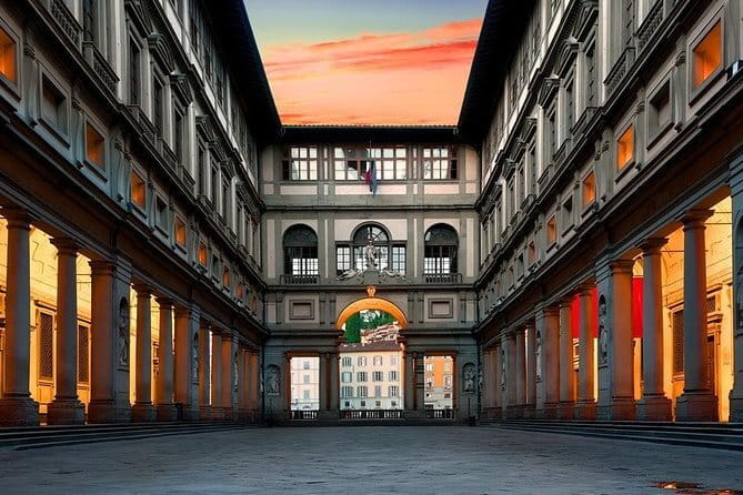 Small Group Uffizi Gallery Guided Tour - Meeting at Leonardo da Vinci’s statue