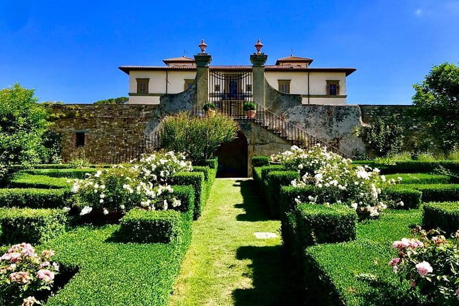 SMALL-GROUP Wine Safaris: Tuscan Wine Tasting Tours from Florence - Why the 4WD format changes a Tuscan wine tour