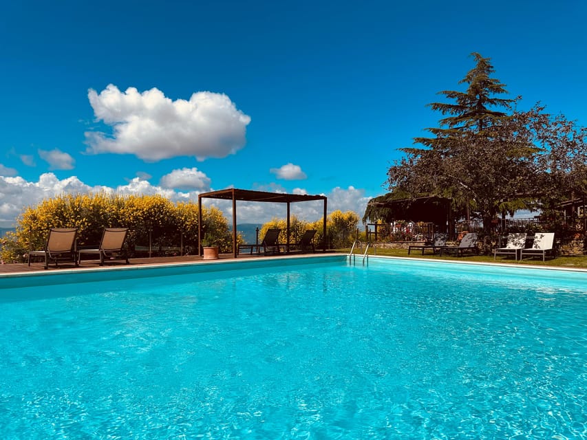 Spend a day in a resort in the Tuscan countryside - The panoramic pool and the all-important view