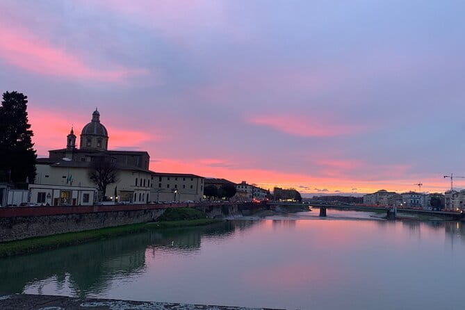 Sunset Bike tour of Florence &Rose Garden & Piazzale Michelangelo - Finding the meeting point on Via Cavour