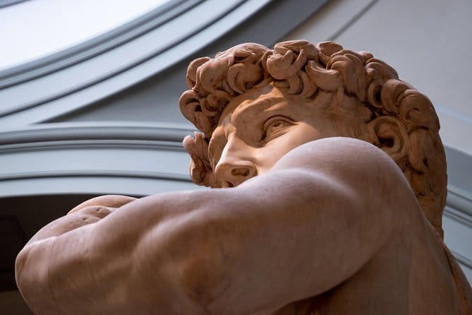 The Accademia Gallery in Florence with your private guide - Entering the Accademia on Via Ricasoli