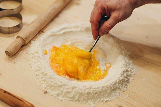 The Art of Pasta and Wine Tasting with Local Sommelier - Why the small group changes the evening