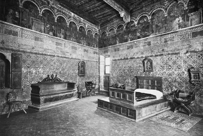 The Florentine House of the 14th Century: 1 hour tour in the Renaissance life - Frescoes, furniture, and the objects that tell the story