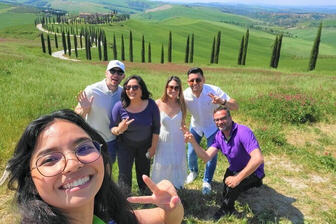 Tipsy Tour: Guided Bar Crawl In Florence with Dark History - Santa Croce church and the final bar