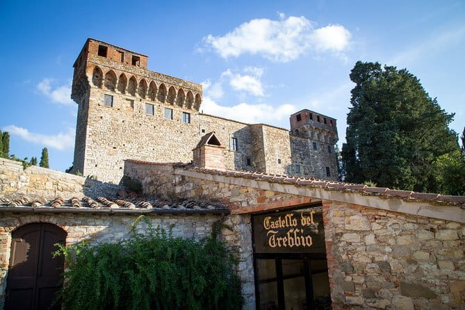 Tour of 900year old secret cellars + tasting of 3 wines and bread with EVO oil - Inside the 900-year-old cellars