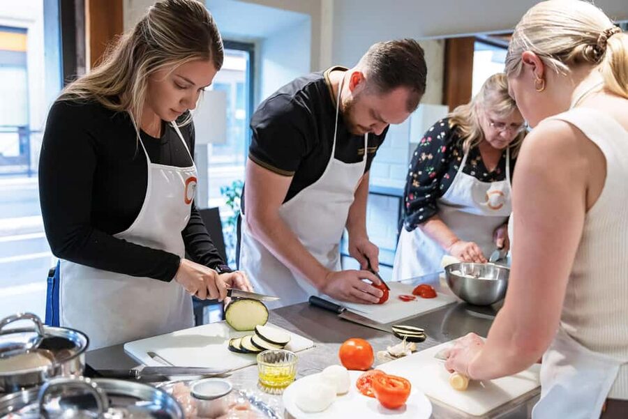 Tuscan Cooking Course with Florence Central Market Visit - Should you book it?