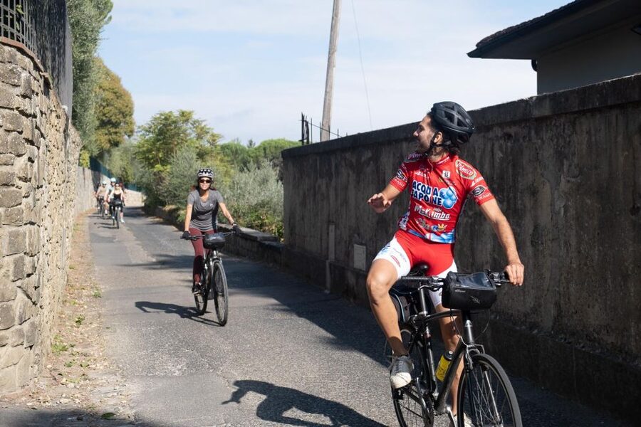 Tuscany Hills Bike Tour with Lunch at farm and Wine Tasting - The first climb and Florence viewpoint