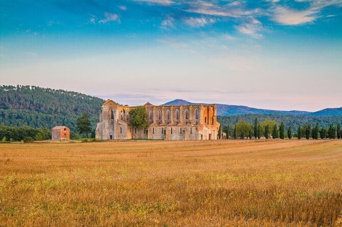 Tuscany's hidden gems: San Gimignano, Volterra, St Galgano Abbey - Key points at a glance