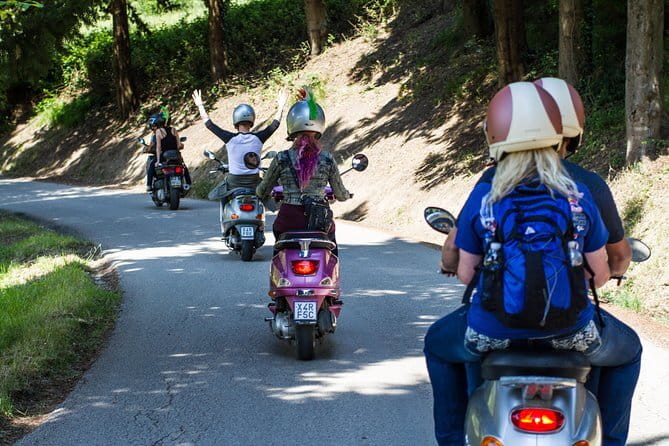 Tuscany Vespa Tour: Lunch & Wine Tasting, Countryside Roads - Who should book this experience?