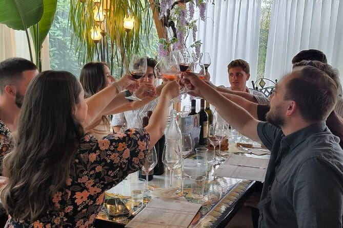 Tuscany Wine Tour: 2 Wineries & Chianti from San Gimignano - Meeting points and the six-hour schedule