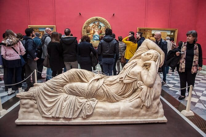 Uffizi Gallery Entrance Ticket with Priority Access - Finding the Assistant at Piazzale degli Uffizi