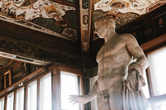 Uffizi Gallery Florence Guided Tour Semi-Private 8ppl Max - Why the Uffizi works better with a guide