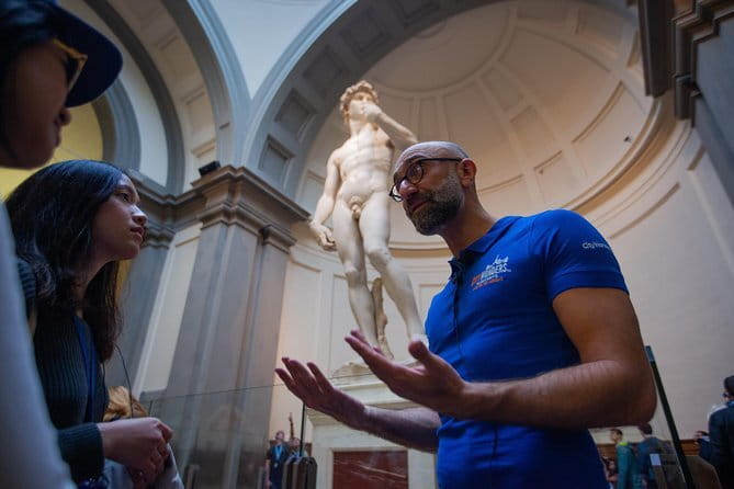 Uffizi Gallery Florence Guided Tour Semi-Private 8ppl Max - Useful rules for bags, dress, and phones