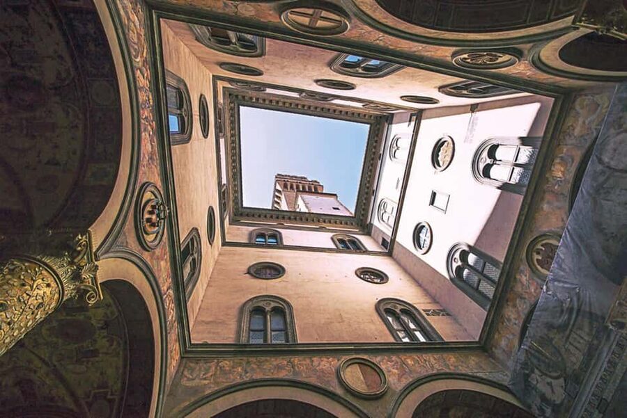 Uffizi Gallery: Guided Tour with Skip-the-Line Entry - Da Vinci, Michelangelo, and Caravaggio Along the Route