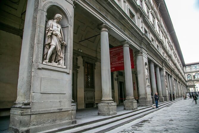Uffizi Museum & Gallery Tour with Leonardo & Michelangelo Works - Meeting in Piazza della Signoria