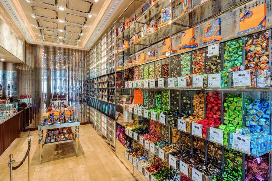 Venchi Duomo: Chocolate Tasting Experience in Florence - Six chocolates, one custom creation, and a Florence address