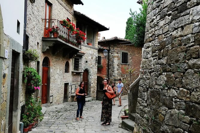 Villages of Chianti with lunch and tasting in Open Top Van - Key points at a glance