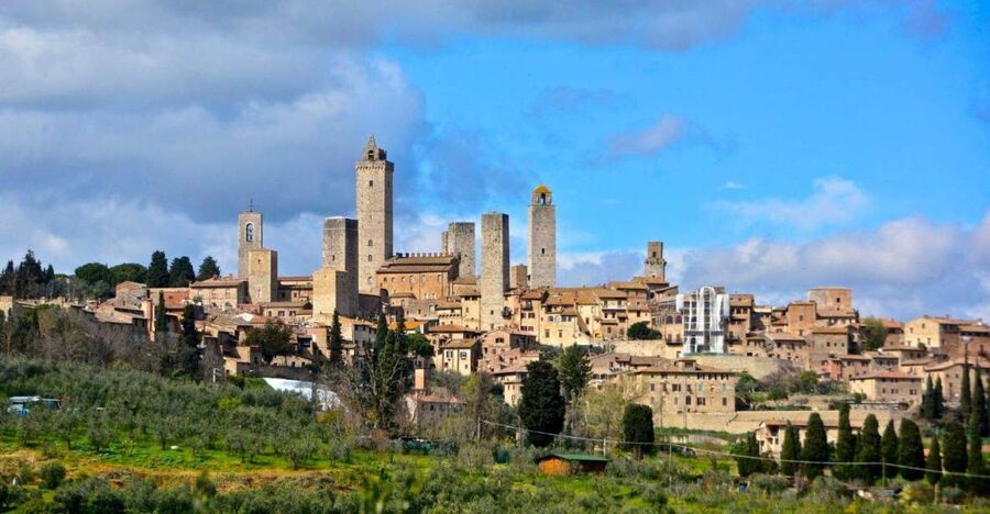 Visit Siena and San Gimignano with lunch at a family farm - Why this Siena and San Gimignano day works