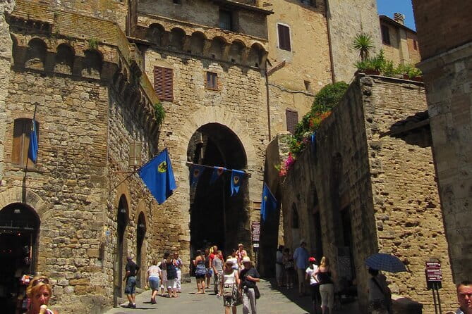 Volterra and San Gimignano: a taste of medieval Tuscany! - Why these two hill towns work so well together