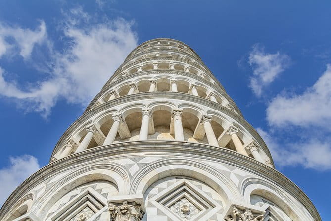 Walking Guided Tour of Florence landmarks - Piazza della Signoria, the republic’s political stage