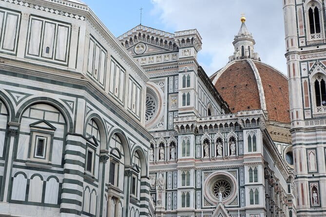 Walking tour of Florence with a private Florentine Tourist Guide - Piazza della Santissima Annunziata and the first Renaissance lesson